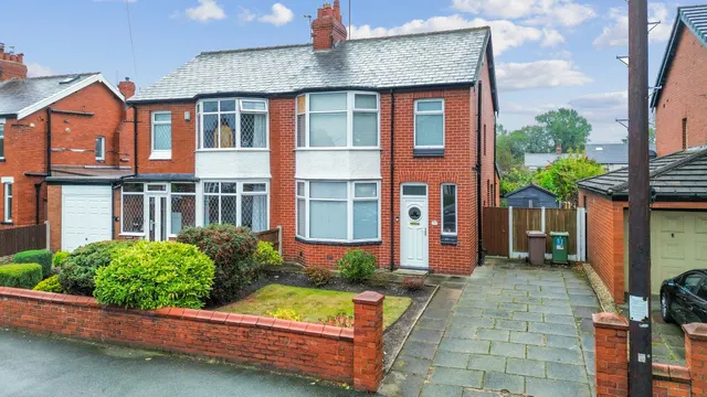 Kiln Lane, Dentons Green, WA10, photo 1
