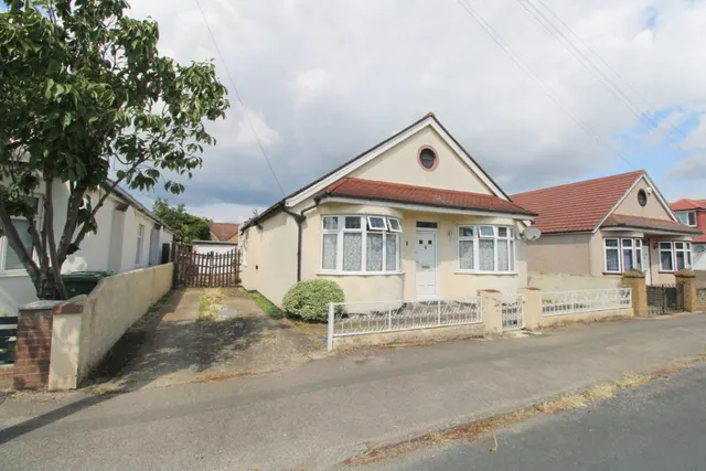 Townsend Road, Ashford, photo 1