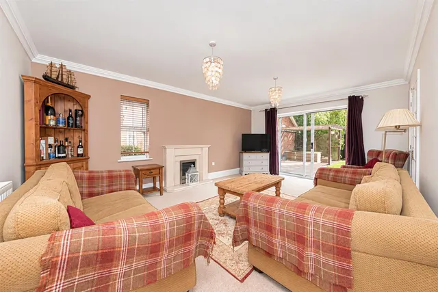 Cawett Drive, Fleet, GU51, photo 2
