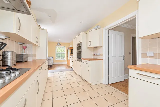 Cawett Drive, Fleet, GU51, photo 3