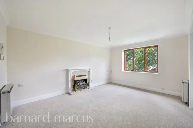 Monks Walk, Reigate, RH2, photo 2
