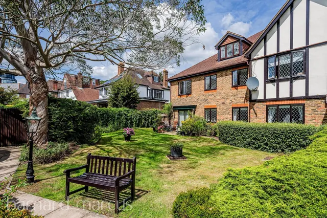 Monks Walk, Reigate, RH2, photo 3