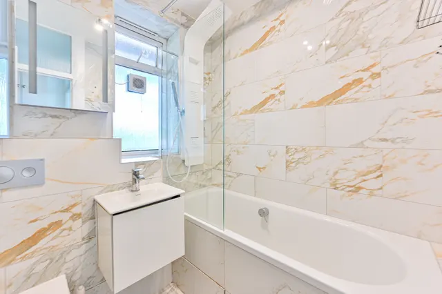 357 Fulham Court, Fulham Road, London, photo 1