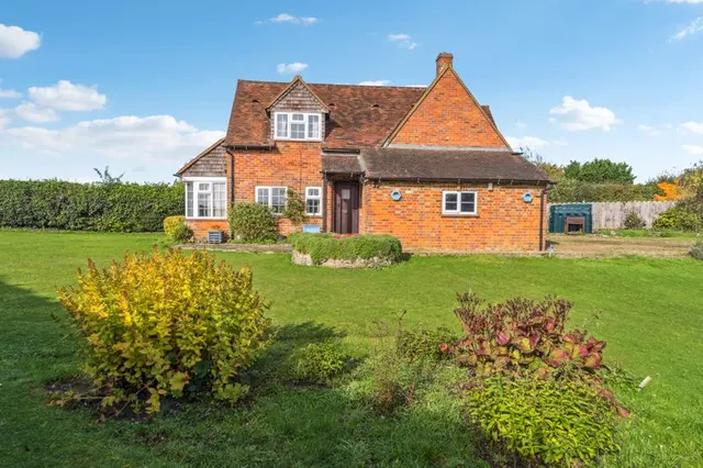 Photo 2 — Rockwell End Hambleden, Nr Marlow RG9 6NG