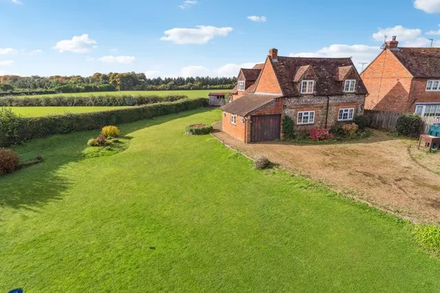 Rockwell End Hambleden, Nr Marlow RG9 6NG, photo 1