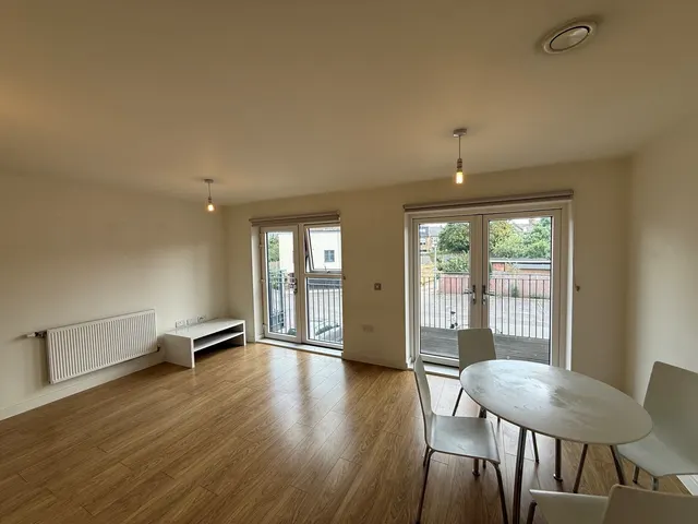 Telford Road, London, N11, photo 3