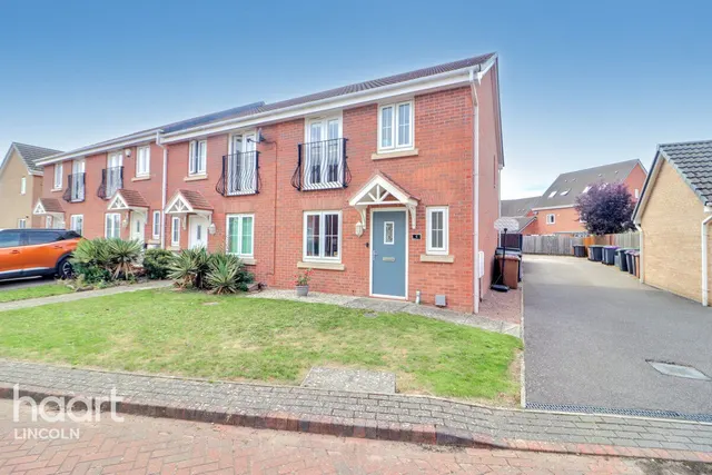Quintus Place, North Hykeham, LN6, photo 1