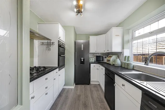Cripps Avenue, Peacehaven, photo 3