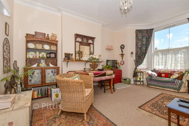 St. Thomas Street, Ryde, PO33, photo 2