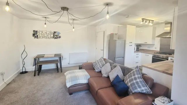 Delphinium Place, Stafford, ST17, photo 3