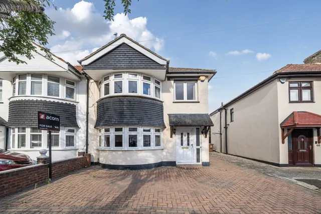 Selsey Crescent, DA16, photo 1