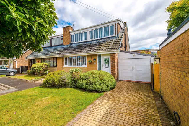 Chiltern Close, Ashton-In-Makerfield, Wigan, Wigan, WN4 9ER, photo 1