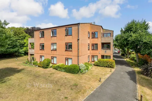 Alpha Road, Birchington, CT7, photo 1