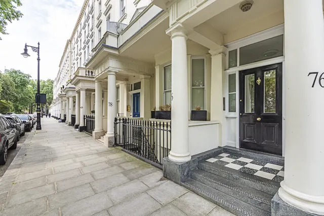 Photo 2 — St. Georges Square, London, SW1V