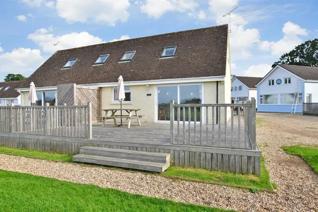 Salterns Village, Seaview, PO34, photo 1