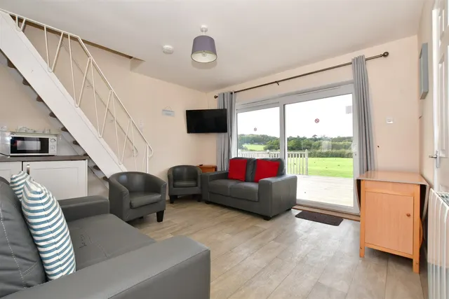 Salterns Village, Seaview, PO34, photo 3