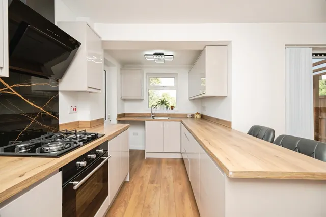 Baptist End Road, Dudley, DY2, photo 3
