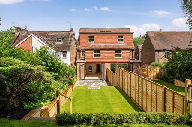 Photo 2 — Hamilton House, Kings Road, Haslemere...