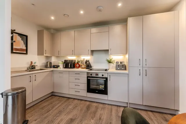 Cornforth Lane, London, NW7, photo 2