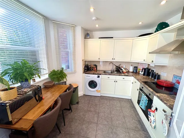 Manor Road, East Preston, photo 2