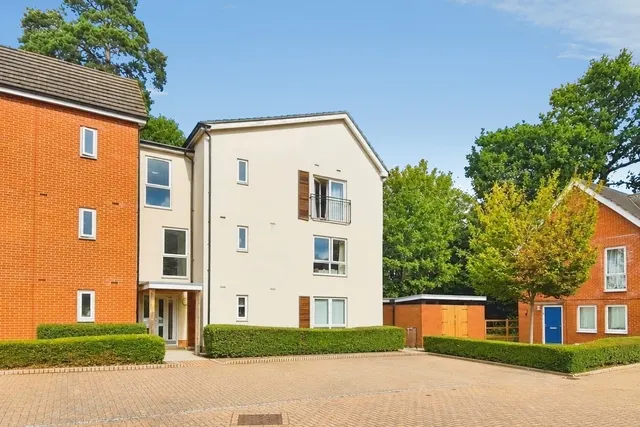 Jaguar Lane, Bracknell, Berkshire, RG12 9PE, photo 1
