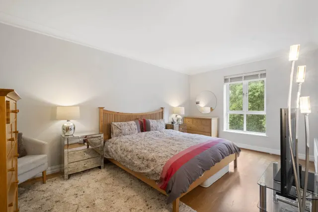 Photo 3 — Sandalwood Mansions, Kensington Green, W8 5UR