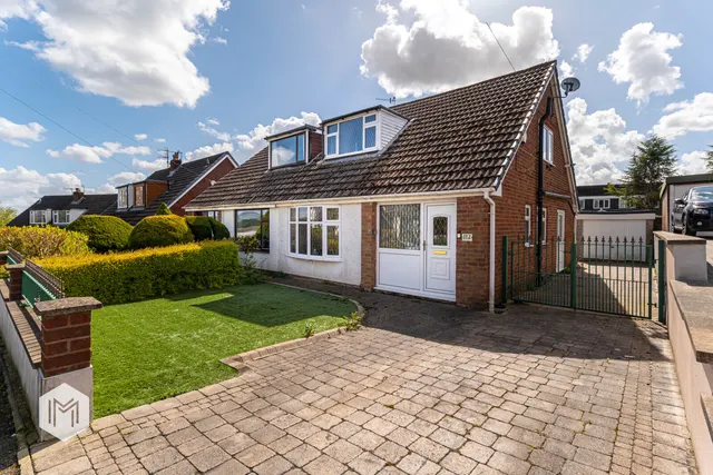 Moorside Road, Tottington, Bury, BL8 3HR, photo 1