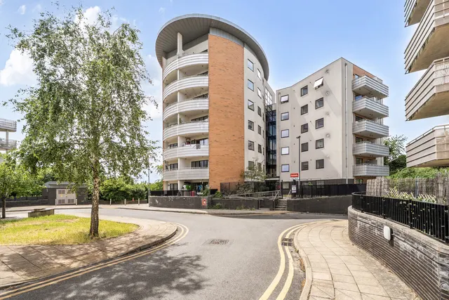 Apple Grove, Harrow, HA2, photo 1
