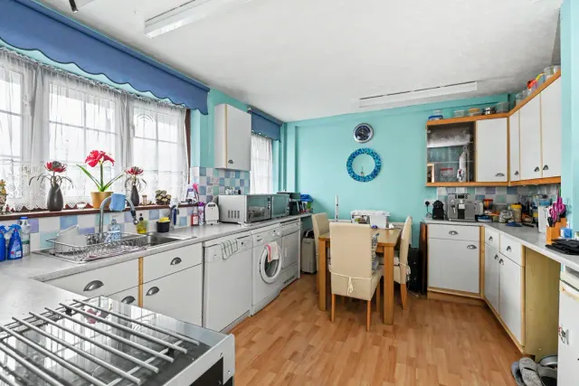 Photo 3 — Acorn Road, Hemel Hempstead, Hertfordshire, HP3 8DP