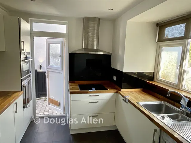 Marjorams Avenue, Loughton, IG10, photo 3