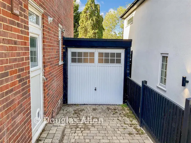 Marjorams Avenue, Loughton, IG10, photo 2