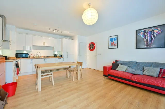 London, SW8, photo 2