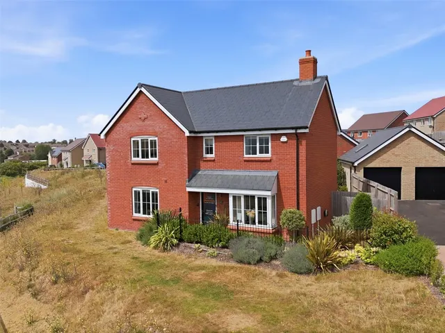 with 4 bedrooms in Saffron Walden, CB11, photo 1