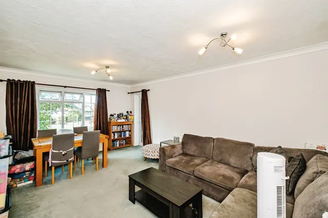 Lamorna Grove, Worthing, BN14, photo 3