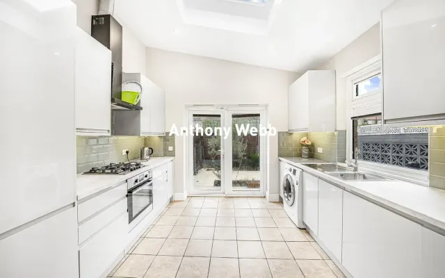 Photo 2 — Tottenhall Road, Palmers Green, N13