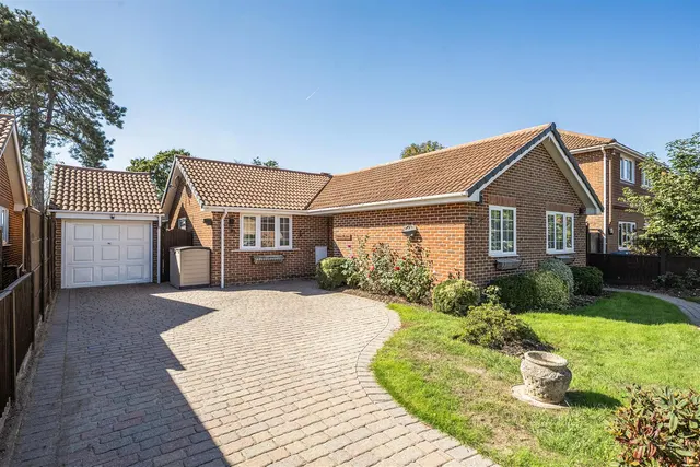 Pound Gate Drive, Titchfield Common, photo 1