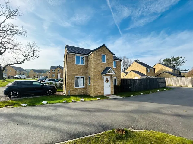 Woodland Crescent, Halifax, West Yorkshire, HX2, photo 1