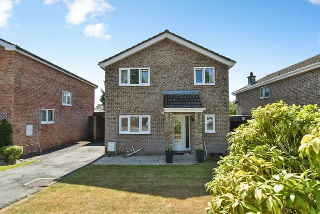Derwen Fawr, Llandybie, SA18, photo 1