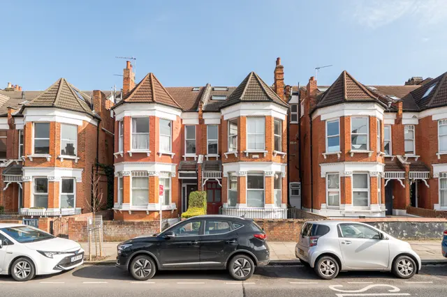 Ferme Park Road, London, N8, photo 1