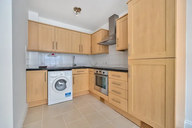 London Road, Kingston Upon Thames, KT2, photo 2