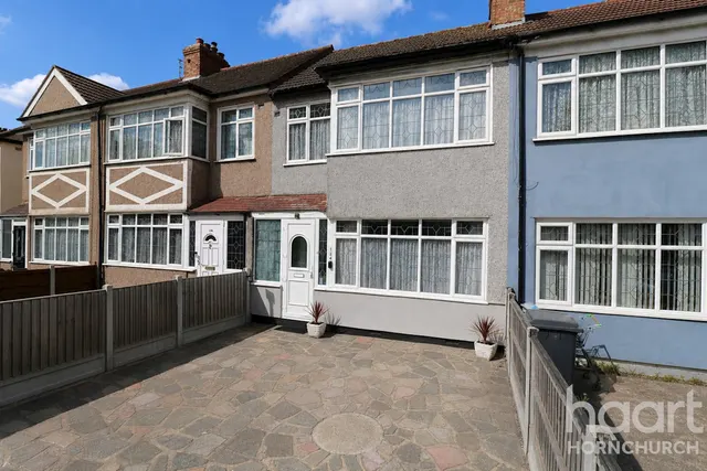Upper Rainham Road, Hornchurch, RM12, photo 1