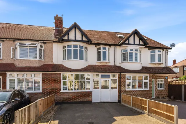 Cannon Hill Lane, Raynes Park, SW20, photo 1
