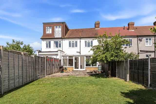 Cannon Hill Lane, Raynes Park, SW20, photo 2