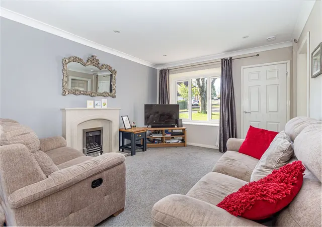 Photo 2 — Lyall Gardens, Rednal, Birmingham, B45 9YW