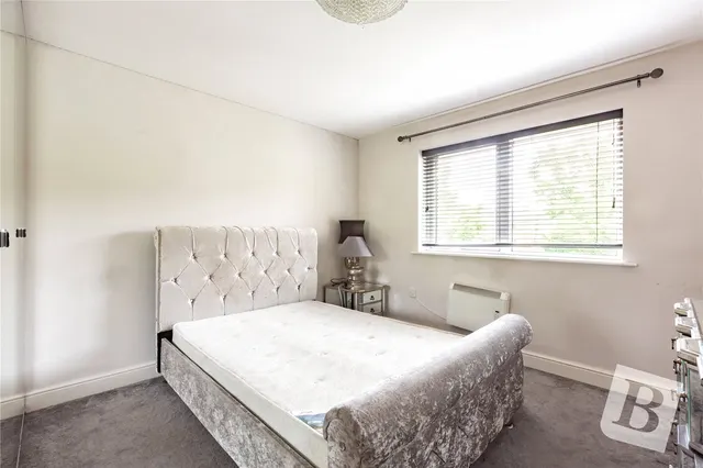 Warwick Close, Hornchurch, RM11, photo 3