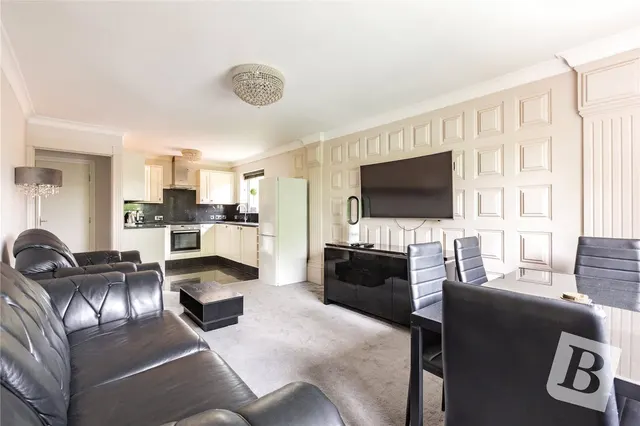 Warwick Close, Hornchurch, RM11, photo 1