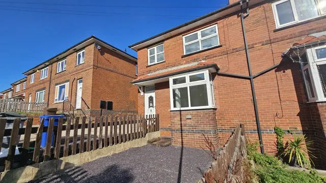 3 bedroom house, Coronation Road, Hoyland