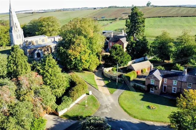 Church Bank, Great Easton, LE16, photo 2