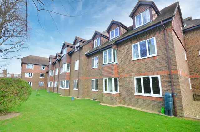 Portland Road, East Grinstead, RH19, photo 3