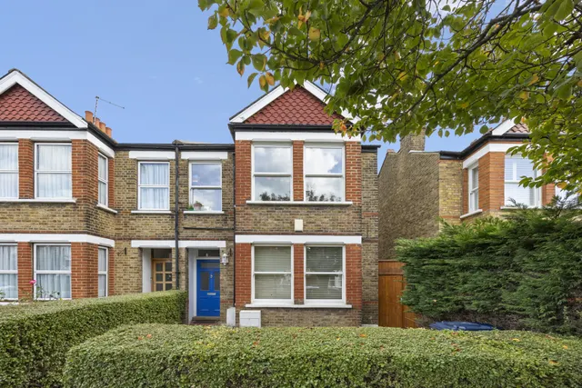 Lynton Avenue, London, W13 0EB, photo 1